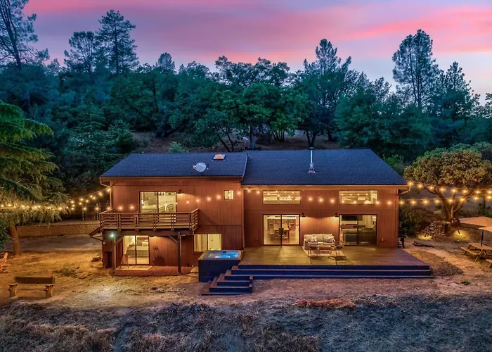 Yosemite Sunrise House With Hot Tub/Views/Game Room